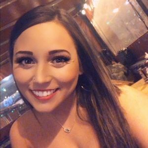 Meet your Posher, Alison